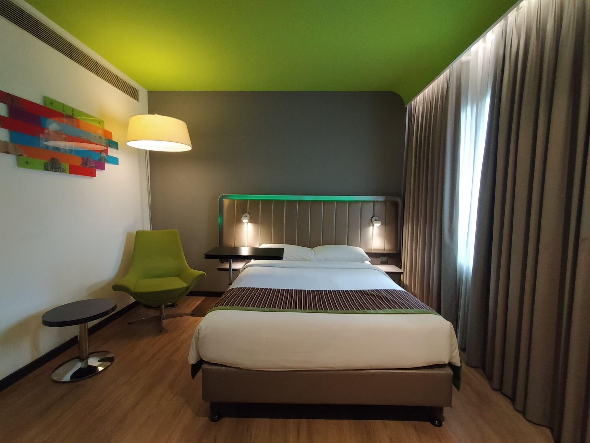 Park Inn By Radisson,South Delhi New Delhi Exterior photo A room at the hotel