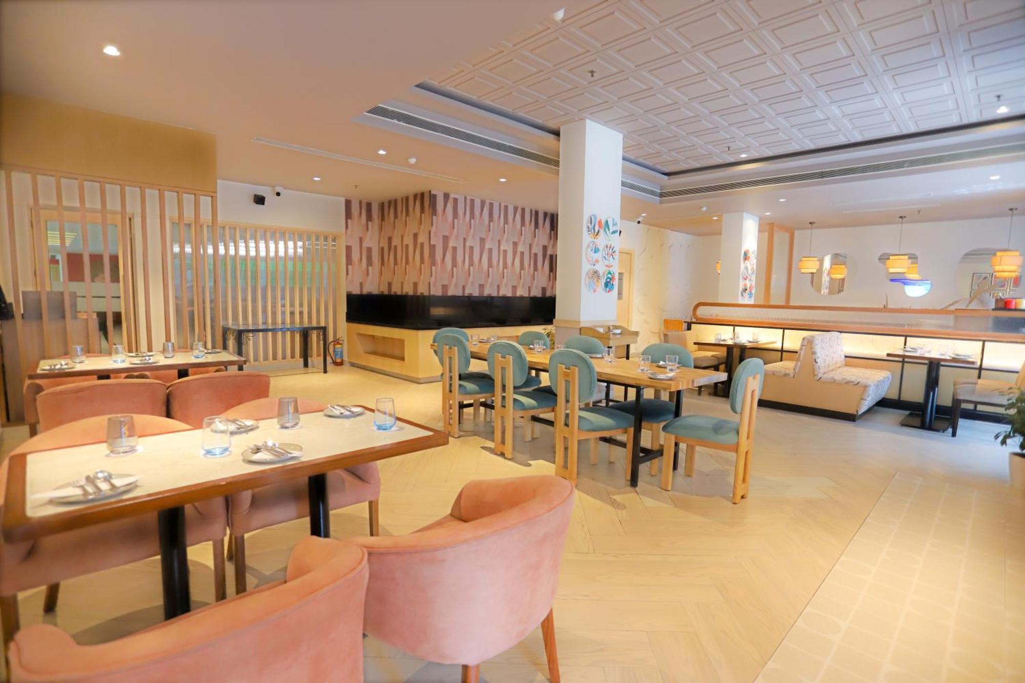 Park Inn By Radisson,South Delhi New Delhi Exterior photo The interior of the restaurant