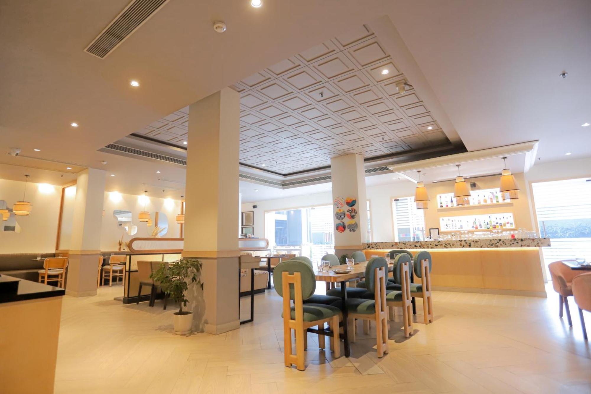 Park Inn By Radisson,South Delhi New Delhi Exterior photo Restaurant