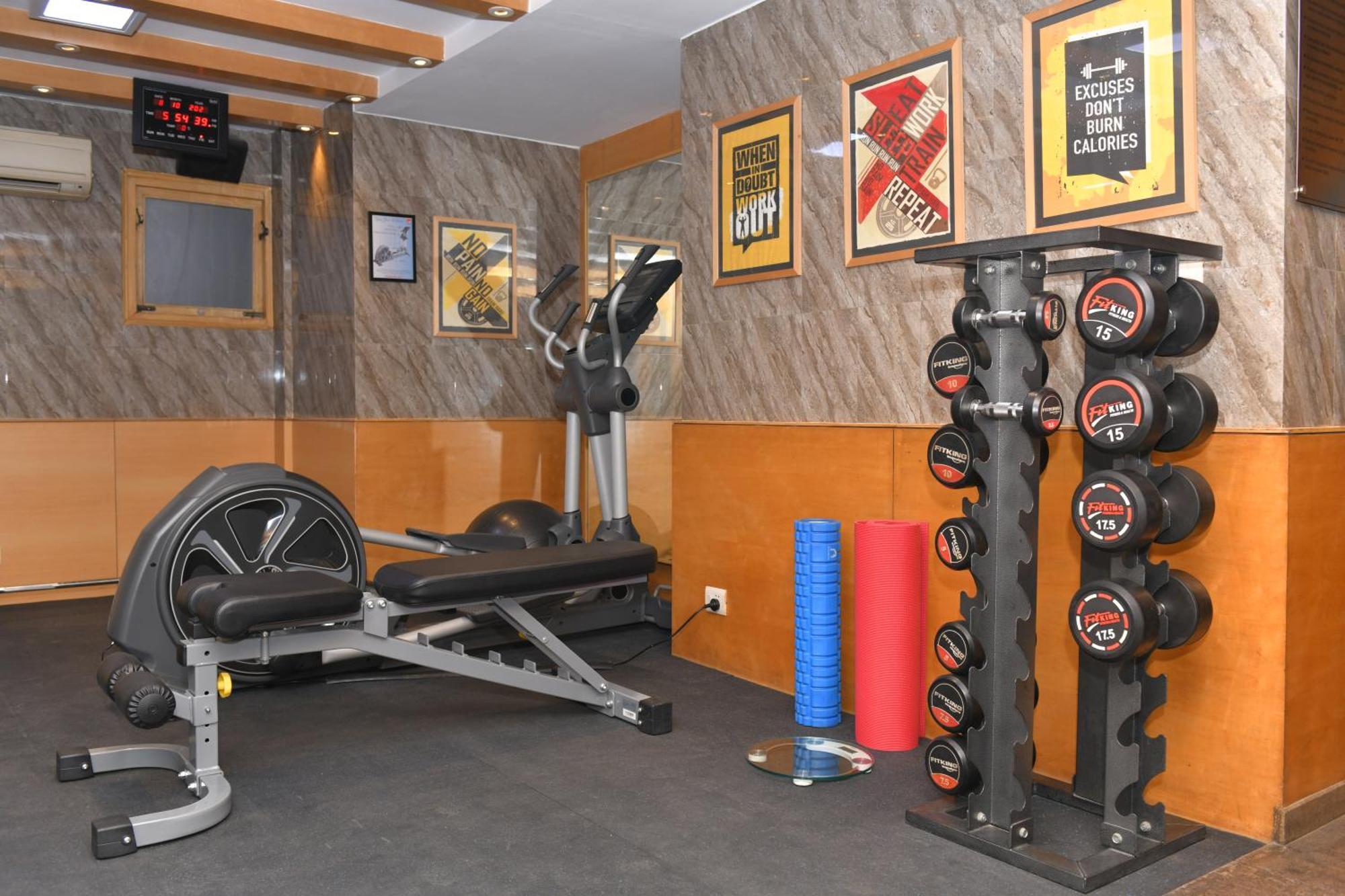 Park Inn By Radisson,South Delhi New Delhi Exterior photo A typical home gym