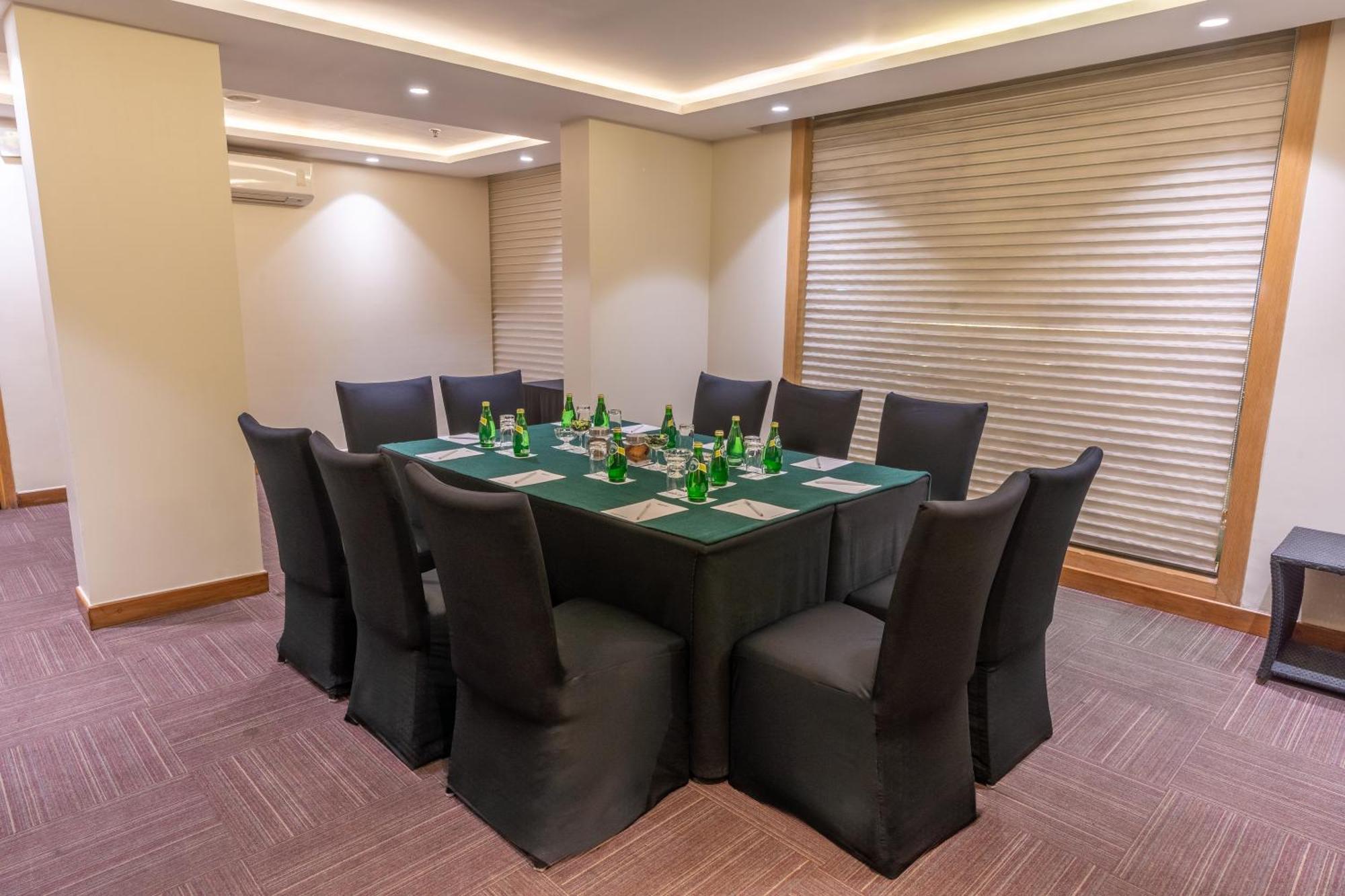 Park Inn By Radisson,South Delhi New Delhi Exterior photo Meeting room