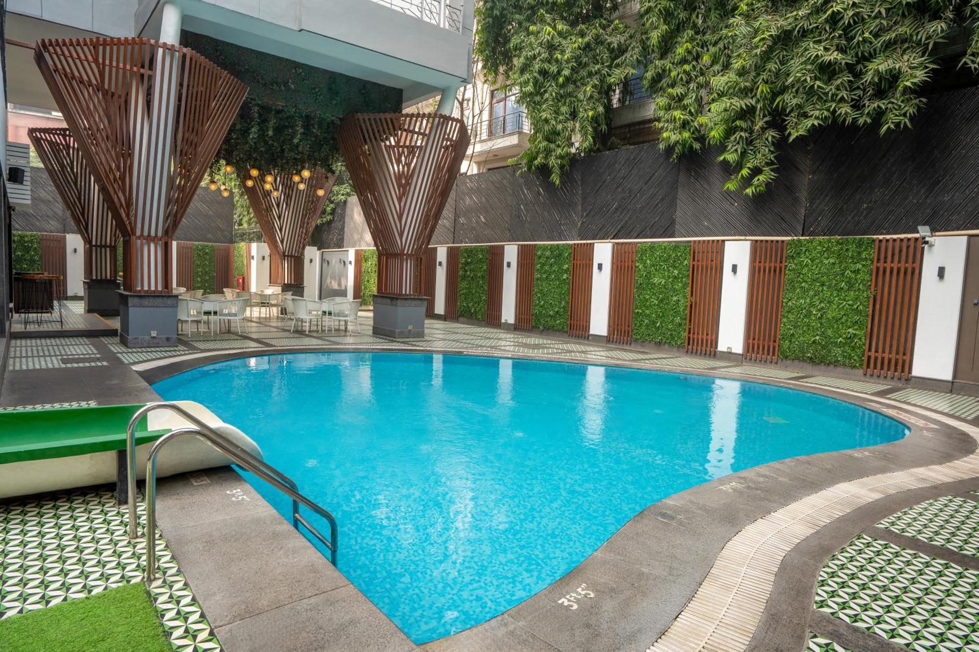 Park Inn By Radisson,South Delhi New Delhi Exterior photo Swimming pool at the hotel