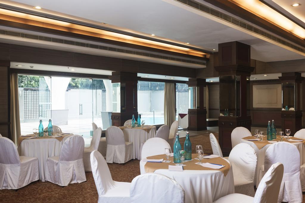 Park Inn By Radisson,South Delhi New Delhi Exterior photo The Royal